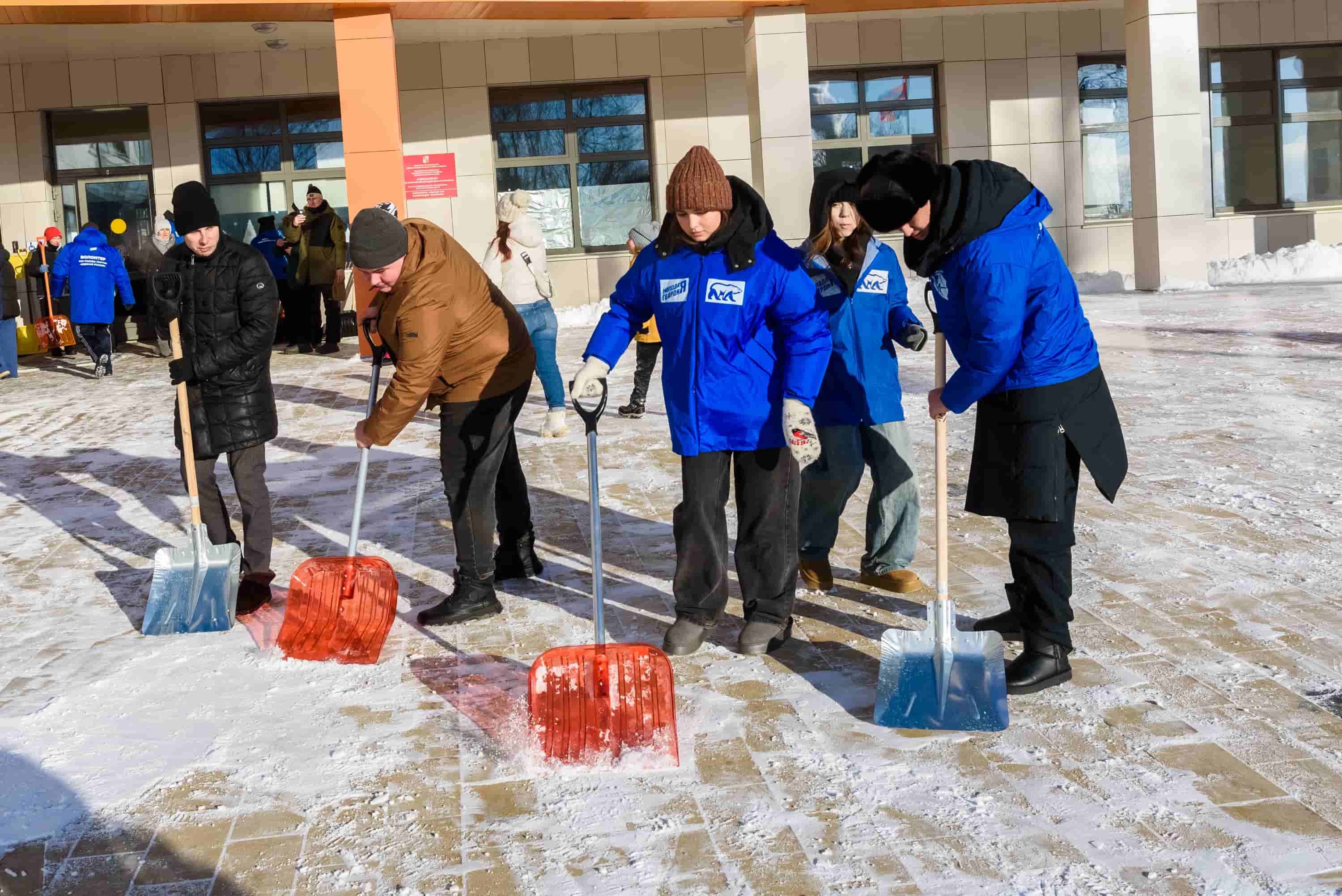 Студенты Университета Вернадского приняли участие в масштабном субботнике