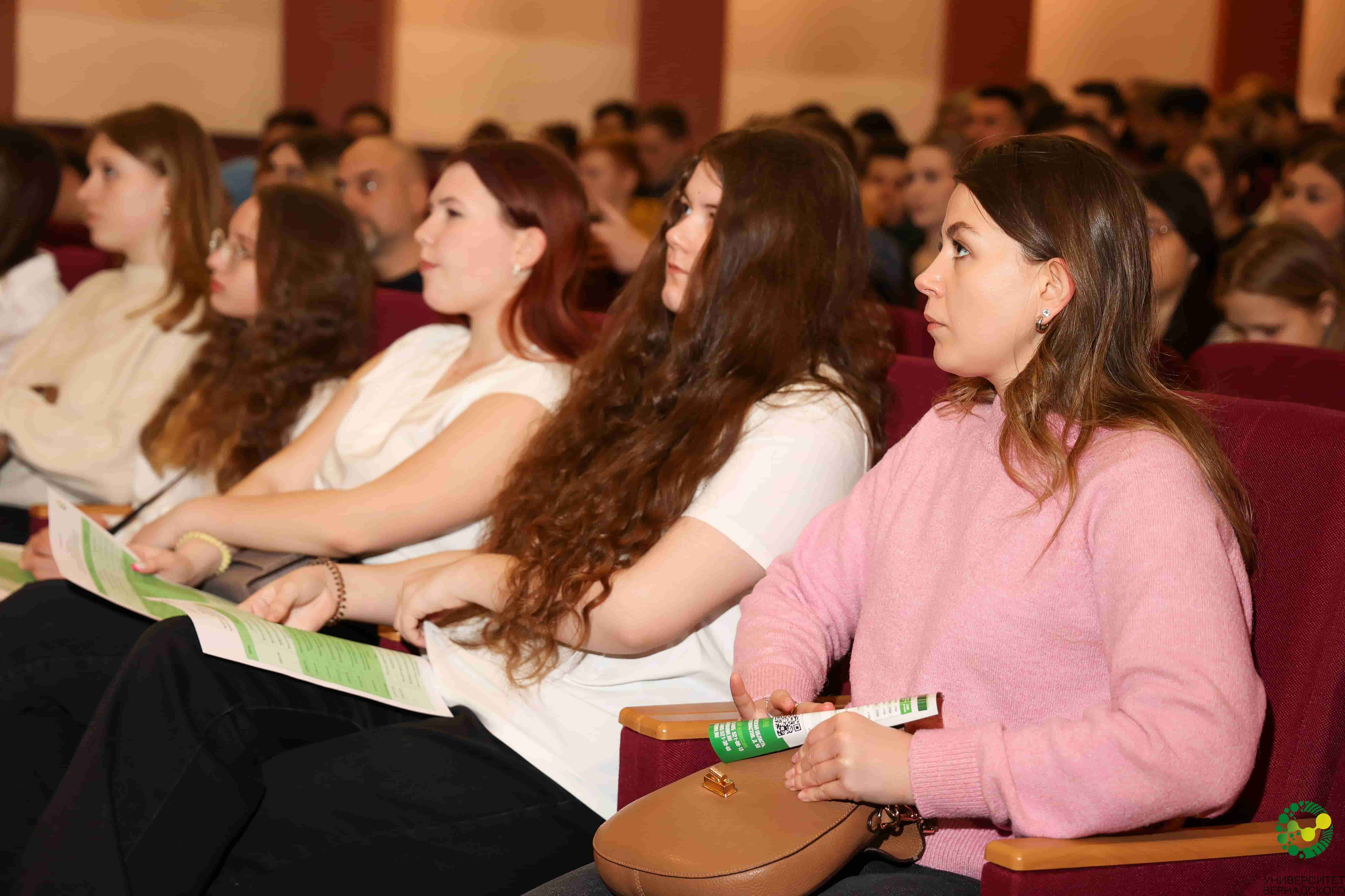 На орбите Вернадского: Университет Вернадского провел День открытых дверей